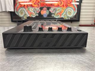 AKAI PROFESSIONAL MPC LIVE II MUSIC STANDALONE PRODUCTION STATION
